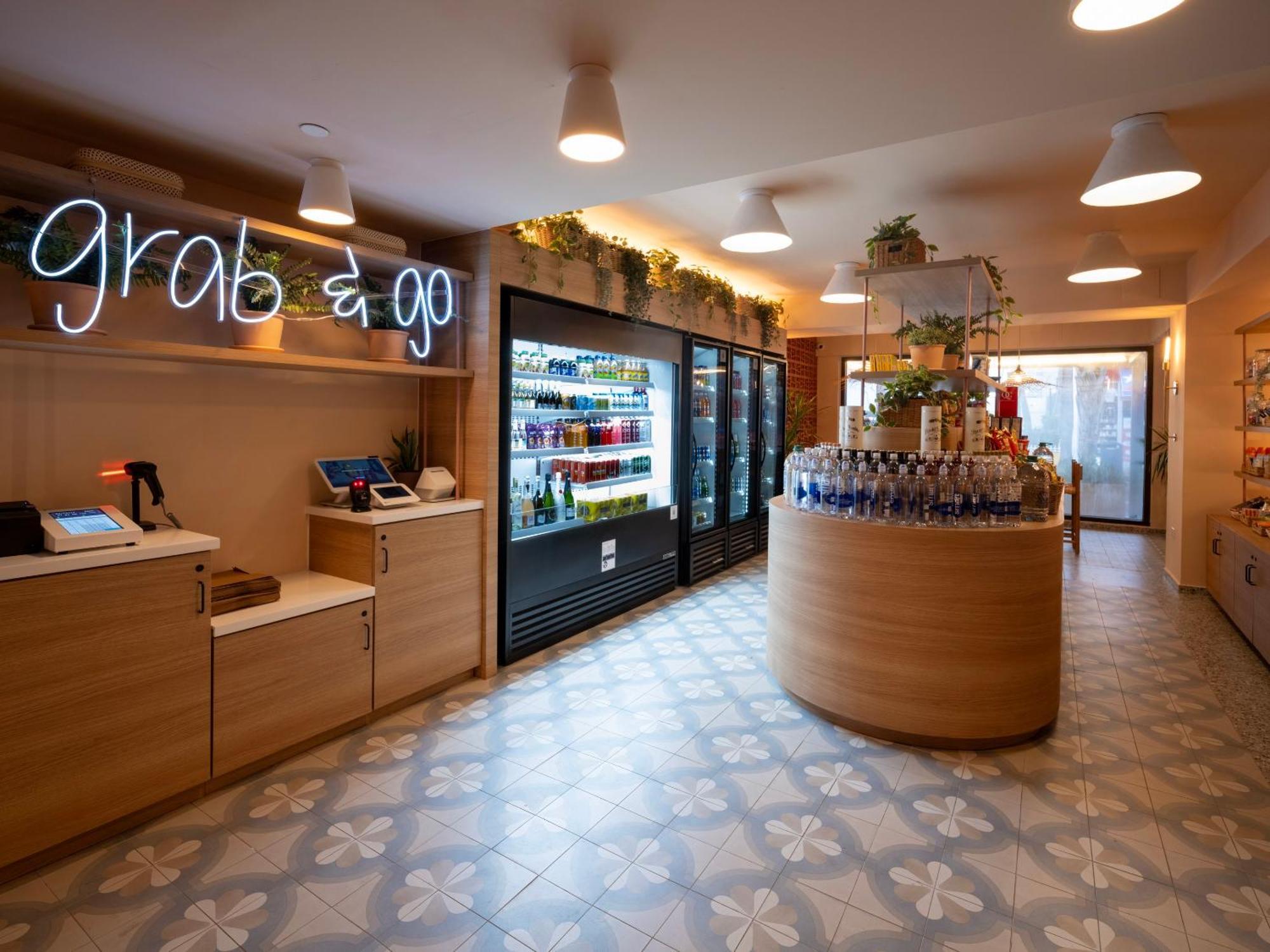 Hibird- And Apartahotel 4*