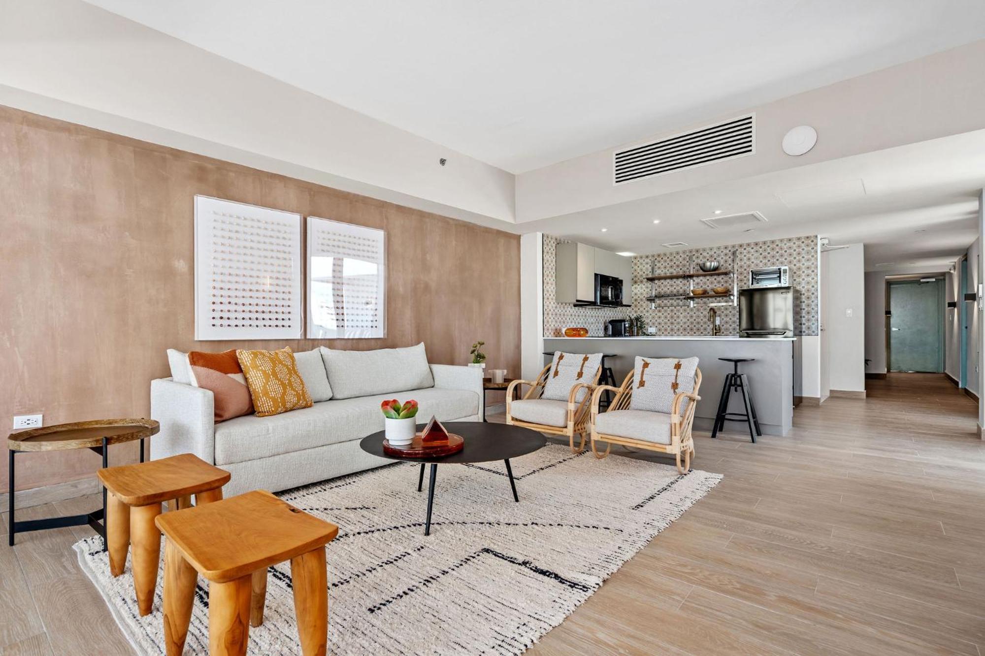 Hibird- And Apartahotel 4*