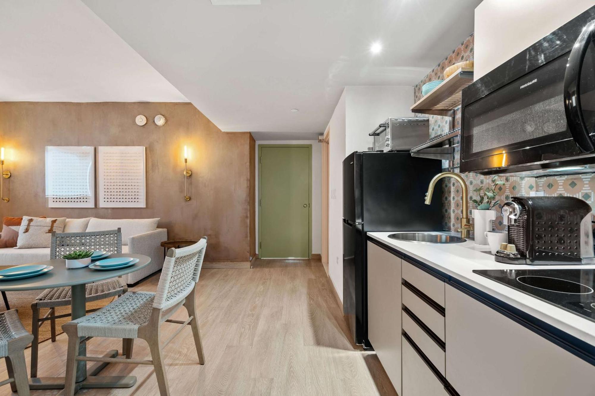 Apartahotel Hibird- And